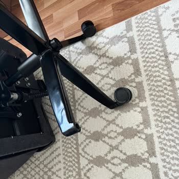 Yeni Alınan Oyun Koltuğunun Ayak Kısmı Kırıldı, Ücretsiz Tekerlek Seti İstiyorum