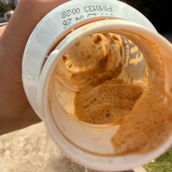 Son Kullanma Tarihine Rağmen Katı Parçacıklı Süt Ve Cevapsız Müşteri Hizmetleri