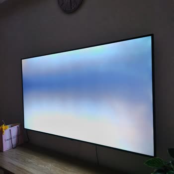 LG Televizyonda Işık Sızması Ve Bulutlanma Sorunu İade Talebi