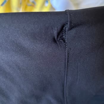 5.000 TL'lik New Balance Pantolonunda Kusurlu Paça Ve Diğer Hasarlar Nedeniyle İade Talebi