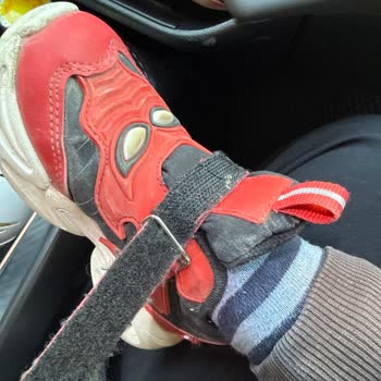 Altı Ayda Bozulan Çocuk Ayakkabısının Cırtları Kusurlu Bulunamadı İade Talebi