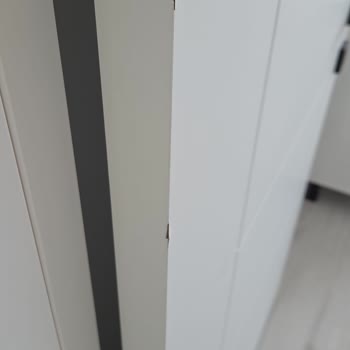 Kapı Hasarı Ve Saygısız İletişim Nedeniyle Teslimat Şikayeti