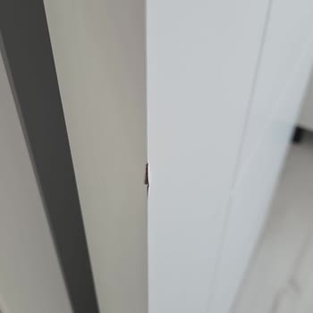 Kapı Hasarı Ve Saygısız İletişim Nedeniyle Teslimat Şikayeti