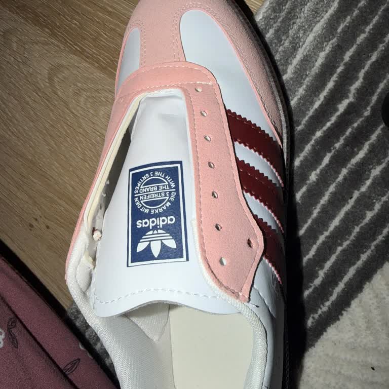 Shoeday Butik Görseldeki Kalpler Olmayan Ayakkabılar İçin Ücret İadesi Talebi
