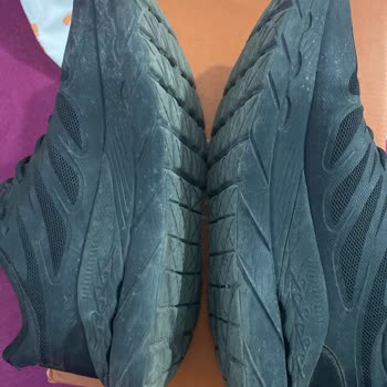 FLO Mağazasında Kısa Sürede Yırtılan Spor Ayakkabı İçin Değişim Talebi