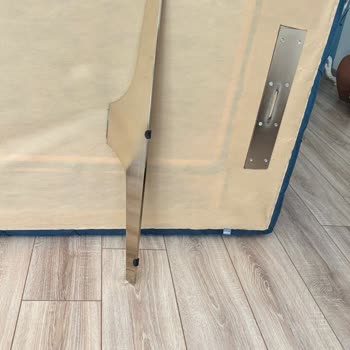 Kırılan Koltuk Bacağı Ve Garanti Süresi Dışı Ücretsiz Onarım Talebi