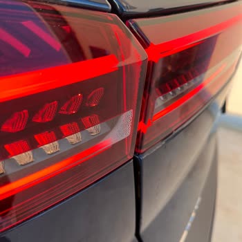 Personelin İlgisiz Tutumu Ve Stop Lambasındaki Buharlaşma