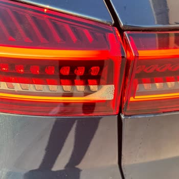 Personelin İlgisiz Tutumu Ve Stop Lambasındaki Buharlaşma