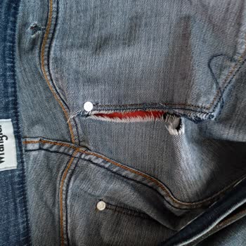 Arka Cepte Yırtılan Wrangler Kot Pantolon İçin Değişim Ve Özür Talebi
