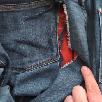 Arka Cepte Yırtılan Wrangler Kot Pantolon İçin Değişim Ve Özür Talebi