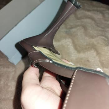 Her İki Topuğu Kırık Ayakkabı İçin İade Talebi Reddedildi