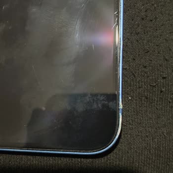 Darbeli IPhone 13 Ve Destek Yokluğu Nedeniyle Değişim Talebi