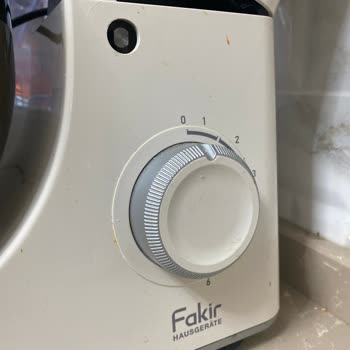 Fakir Hamur Yoğurma Makinesi Yedek Kol Bulunamadığı İçin Kullanılamaz