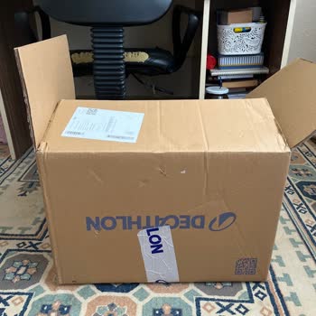 Kargo Duraksadı, Tek Sandalye Geldi: Decathlon Ve Trendyol Sorumluluk Reddi