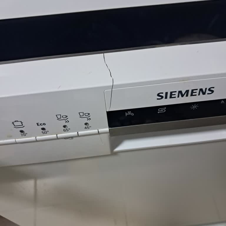 Yeni Siemens Q300 Bulaşık Makinesinde Kontrol Paneli Çatlağı Garantiden Dışarı