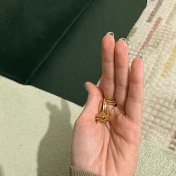 Aura Kolye Yüzükte Kararma Olduğunu Fark Ettim