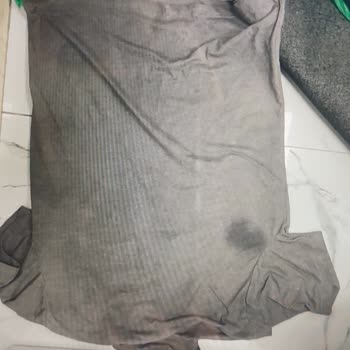 Bosch Çamaşır Makinesinde Yağ Lekeleri Sorunu Tekrarlıyor, Servis Çözüm Sunmuyor