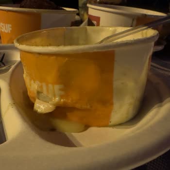 Köfteci Yusuf Şubesinde Özensiz Paketleme Sonucu Çorba Ve Etler Patladı