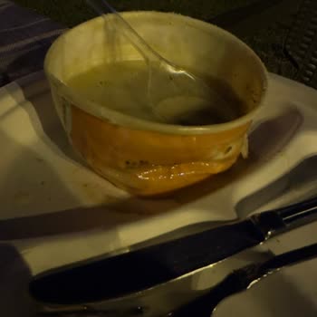 Köfteci Yusuf Şubesinde Özensiz Paketleme Sonucu Çorba Ve Etler Patladı