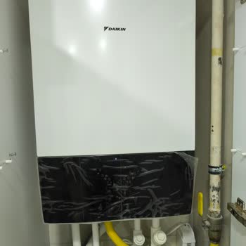 Kombimde 10 Gün Sonra Su Sızıntısı Ve Dolap Hasarı Nedeniyle Tazminat Ve Üst Model Değişim Talebi