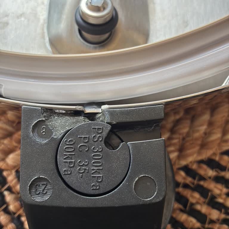 Garanti Dışı Kapağının Parça Kırılması İçin Ücretsiz Onarım Talebi