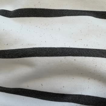 Süet Çanta Aşırı Döküyor, Ücret İadesi Talebi