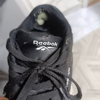 Reebok Ayakkabım 1,5 Ayda Yırtıldı, Mağaza Kullanıcı Hatası Dedi