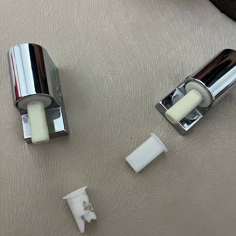 Creavit Klozet Kapağının Yedek Menteşesi Bulunamıyor