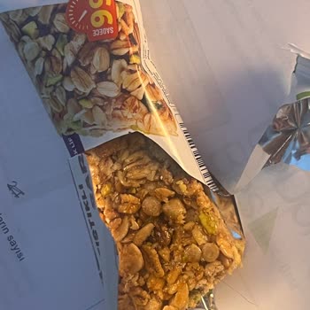 Züber Granola Bar İçinde Kıl Tespit Edildi, Mide Bulantısı Ve Sağlık Riski