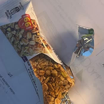 Züber Granola Bar İçinde Kıl Tespit Edildi, Mide Bulantısı Ve Sağlık Riski