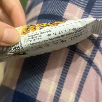 Züber Granola Bar İçinde Kıl Tespit Edildi, Mide Bulantısı Ve Sağlık Riski