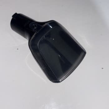 Garanti Kapsamındaki Halı Yıkama Makinesi Kırık Başlık, Servis Parça Temin Edemiyor