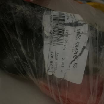 Anpa Gross’ta Satılan Dilimlenmiş Karpuzun Zehir Gibi Tadına Ve Mide Ağrısına Şikayet