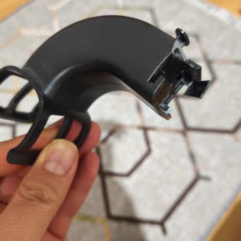 Philips 9000 Süpürgenin Dik Durma Aparatı Kısa Sürede Kırıldı Garanti Değişimi Talebi