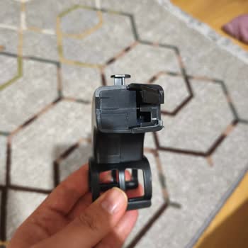 Philips 9000 Süpürgenin Dik Durma Aparatı Kısa Sürede Kırıldı Garanti Değişimi Talebi