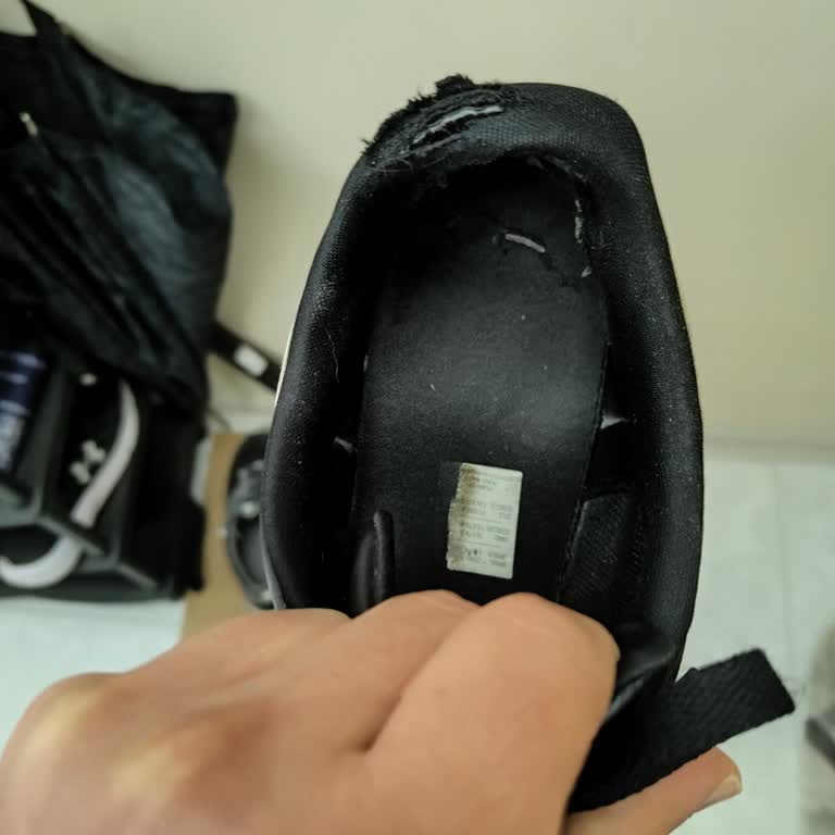 Bir Hafta İçinde Yırtılan Ayakkabı İçin Garanti Talebi