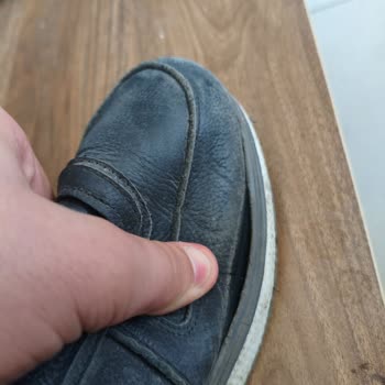 Çetinkaya Ayakkabının Alt Tabanı İle Deri Kısmı Arasında Açılmalar Oluştu