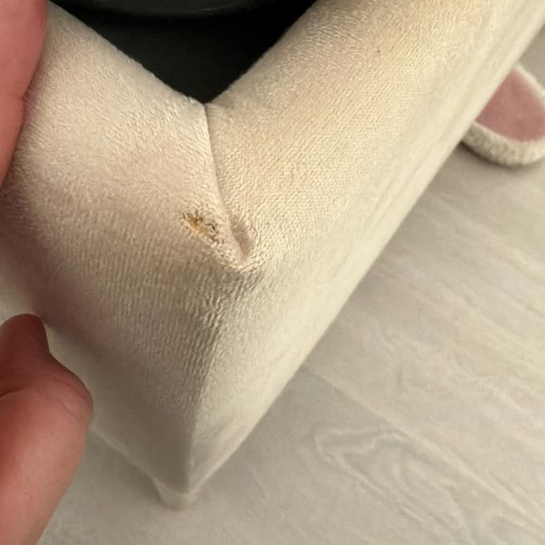 On Yıllık Garanti Kapsamındaki Yırtılan Kumaş İçin Ücretsiz Onarım Talebi