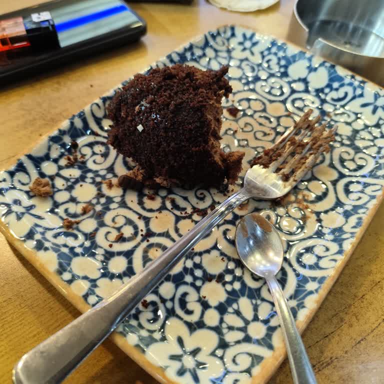 Mado Venezia’da Görseliyle Uyuşmayan Bayat Pasta Ve Kalitesiz Hizmet İçin İade Talebi