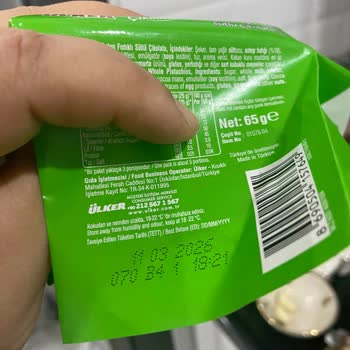 Ülker Fıstıklı Çikolatasının Bozuk Görünümü Misafirler Önünde Mahcubiyet Ve Sağlık Endişesi Yarattı
