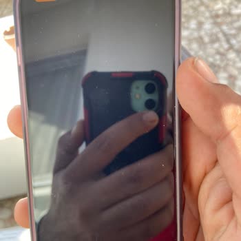 Media Markt'tan Aldığım İPhone 13 Sürekli Arıza Veriyor, Değişim İstiyorum