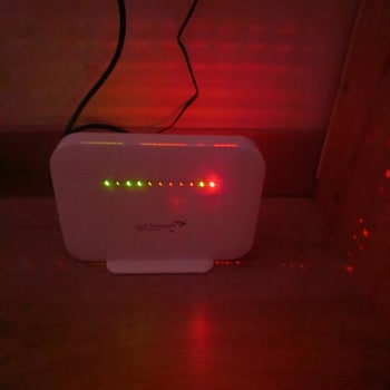 Modemde Kırmızı Işık Ve Sürekli Kesintili Fiber İnternet