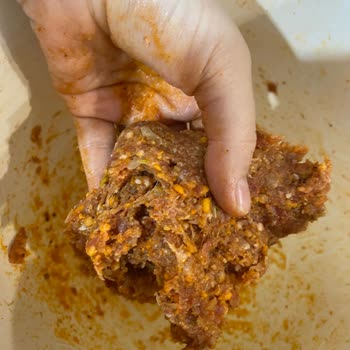 Mopaş Hipermarket Hazır Köftede Şüpheli Renk Ve Doku, Çocuk Güvenliği Tehlikede