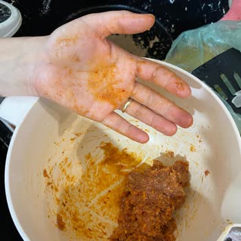 Mopaş Hipermarket Hazır Köftede Şüpheli Renk Ve Doku, Çocuk Güvenliği Tehlikede