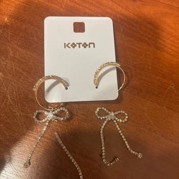 Koton Mağazasında Alınan Küpenin Taşı Çıkınca Dayanıksız Ürün Şikayeti