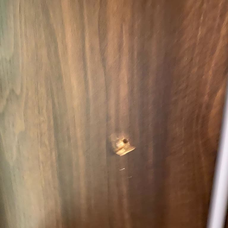 Montaj Ekibi Mobilyamı Delerek Zarar Verdi