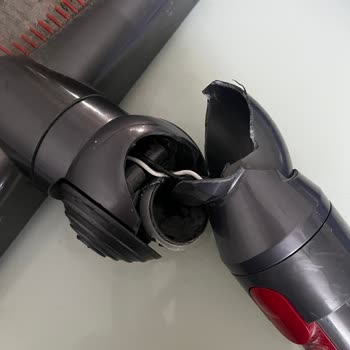 Dyson V11 Süpürge Başlığı Normal Kullanımda Kırıldı, Garanti Sonrası Destek Talebi