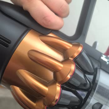 Dyson V16 Piston Animal Süpürge Boya Soyulması Üretim Hatası Ve Değişim Talebi