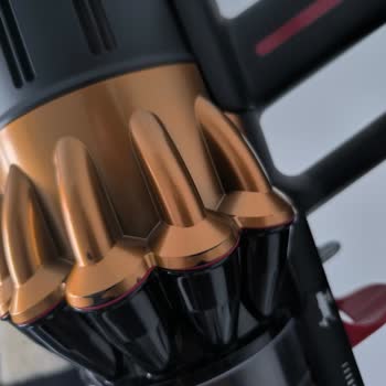Dyson V16 Piston Animal Süpürge Boya Soyulması Üretim Hatası Ve Değişim Talebi