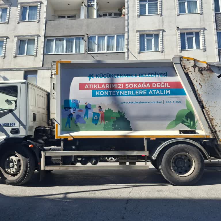 Küçükçekmece Belediyesi Çöp Aracının Çarptığı Emanet Araca 35.000 TL Ödeme Ve İlgisiz Yaklaşım